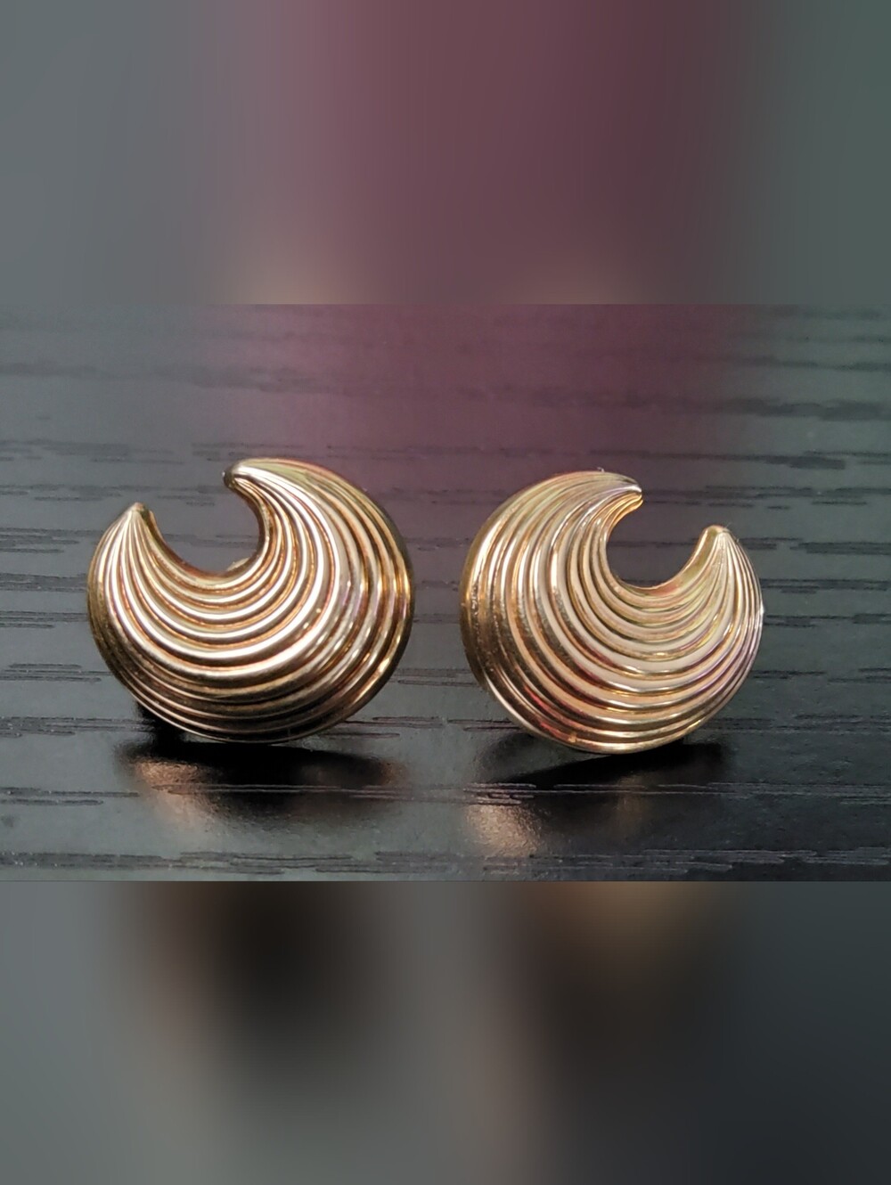 Solid 14k Yellow Gold Half Moon Swirl Earrings 4.3 Grams Omega Backs